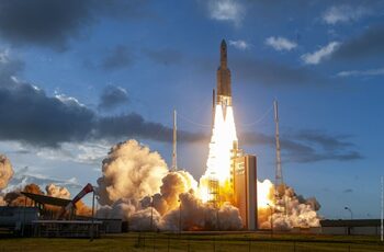 successful-launch-of-eutelsat-quantum-the-first-fu